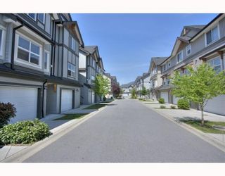 Photo 10: 87 1055 RIVERWOOD Gate in Port_Coquitlam: Riverwood Townhouse for sale in "MOUNTAINVIEW ESTATES" (Port Coquitlam)  : MLS®# V770200