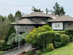Main Photo: 4750 Amblewood Dr in Saanich: SE Broadmead House for sale (Saanich East)  : MLS®# 940396