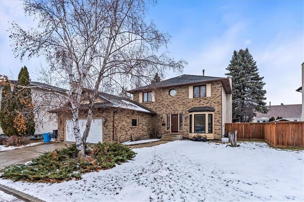 Main Photo: 35 Lindenwood Place in Winnipeg: Linden Woods Residential for sale (1M)  : MLS®# 202400255