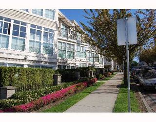 Photo 1: 214 692 W 7TH Ave in Vancouver: Fairview VW Townhouse for sale in "LIBERTE" (Vancouver West)  : MLS®# V648246