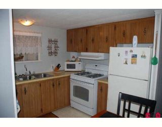 Photo 4: 21 8266 KING GEORGE Highway in Surrey: East Newton Manufactured Home for sale in "Plaza" : MLS®# F2901379
