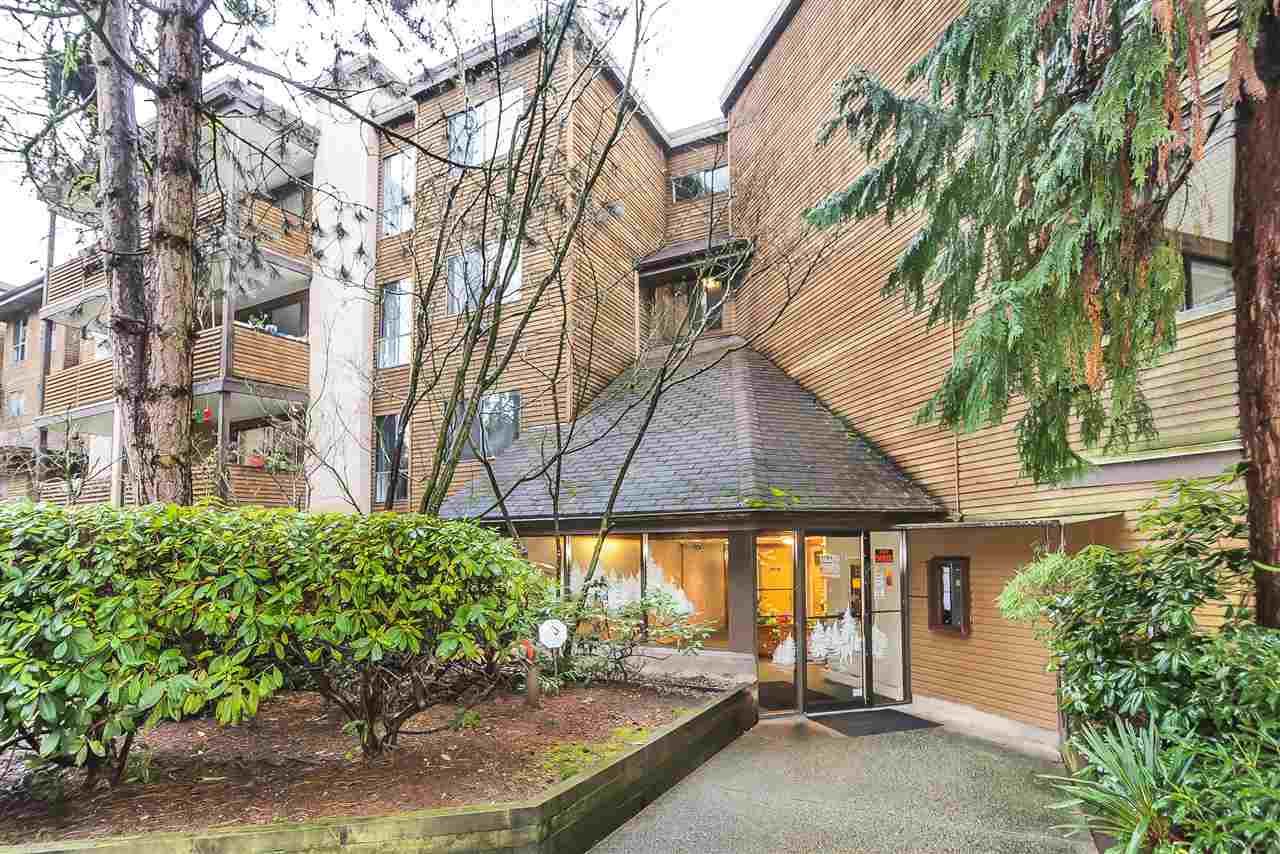 Main Photo: 112 10626 151A Street in Surrey: Guildford Condo for sale in "Lincoln's Hill" (North Surrey)  : MLS®# R2425033
