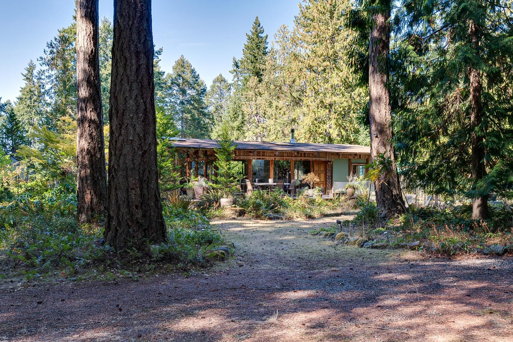 Main Photo: 411 VILLAGE BAY ROAD in : Mayne Island House for sale : MLS®# R2615505