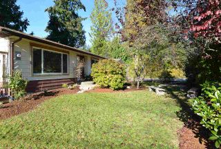 Photo 2: 537 VETERANS Road in Gibsons: Gibsons & Area House for sale (Sunshine Coast)  : MLS®# R2514136