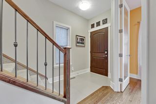 Photo 3: 829 23 Avenue NW in Calgary: Mount Pleasant Detached for sale : MLS®# A1244639