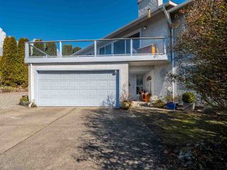 Photo 2: 308 HARRY Road in Gibsons: Gibsons & Area House for sale (Sunshine Coast)  : MLS®# R2442500
