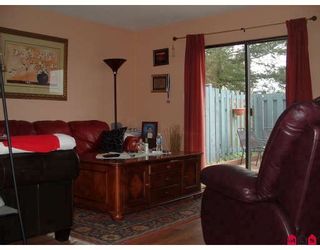 Photo 2: 240 32550 MACLURE Road in Abbotsford: Abbotsford West Townhouse for sale in "Clearbrook Village" : MLS®# F2813325