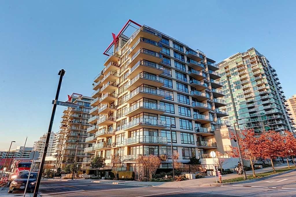 Main Photo: 1107 172 VICTORY SHIP Way in North Vancouver: Lower Lonsdale Condo for sale in "THE ATRIUM" : MLS®# R2127312