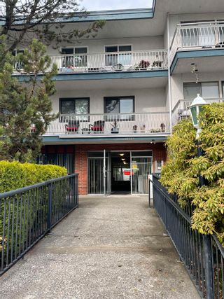 Photo 2: 320 17707 57A Avenue in Surrey: Cloverdale BC Condo for sale in "Frances Manor" (Cloverdale)  : MLS®# R2825932