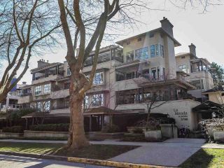 Photo 1: 105 3788 W 8TH Avenue in Vancouver: Point Grey Condo for sale in "La Mirada" (Vancouver West)  : MLS®# R2350569