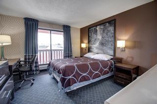 Photo 4: 77 rooms Franchise hotel for sale Southern Alberta: Business with Property for sale