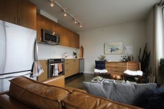 Photo 3: 408 221 UNION Street in Vancouver: Mount Pleasant VE Condo for sale in "V6A" (Vancouver East)  : MLS®# R2284454