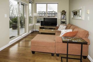 Photo 5: 309 250 SALTER Street in New Westminster: Queensborough Condo for sale in "Paddlers Landing" : MLS®# R2244430