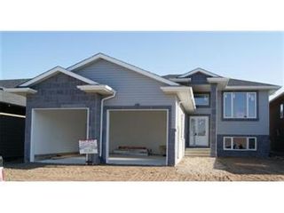 Photo 1: 631 Redwood Crescent: Warman Single Family Dwelling for sale (Saskatoon NW)  : MLS®# 381804