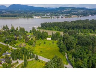 Main Photo: 10114 ALLARD Crescent in Langley: Fort Langley House for sale : MLS®# R2459133