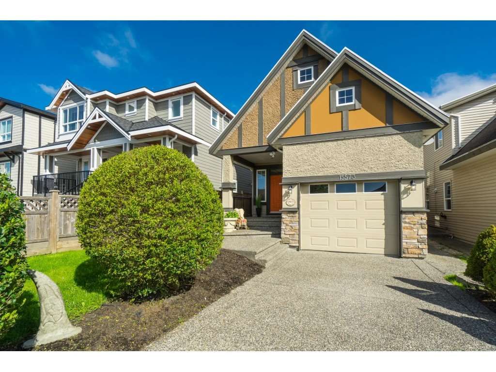 Main Photo: 15573 GOGGS Avenue: White Rock House for sale in "WHITE ROCK" (South Surrey White Rock)  : MLS®# R2383956