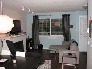 Photo 3: 21 6555 192A Street in Surrey: Clayton Townhouse for sale (Cloverdale)  : MLS®# F1025431