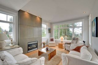 Photo 3: 1331 129A STREET in Surrey: Crescent Bch Ocean Pk. Home for sale ()  : MLS®# R2007596
