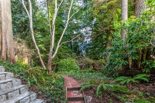 Photo 33: 5528 HUCKLEBERRY Lane in North Vancouver: Grouse Woods House for sale in "Grouse Woods" : MLS®# R2760387