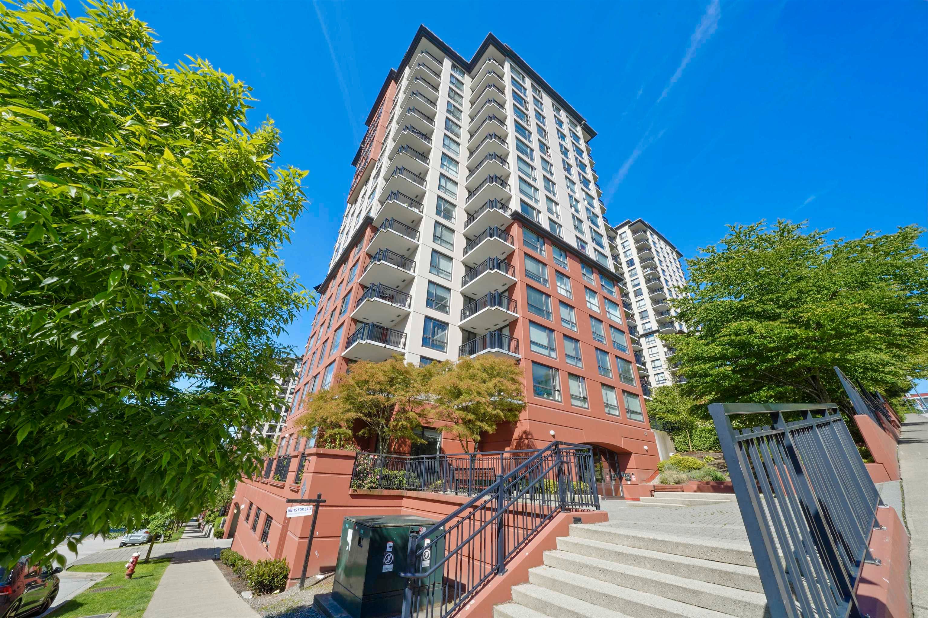 Main Photo: 402 813 AGNES Street in New Westminster: Downtown NW Condo for sale in "The News" : MLS®# R2698283