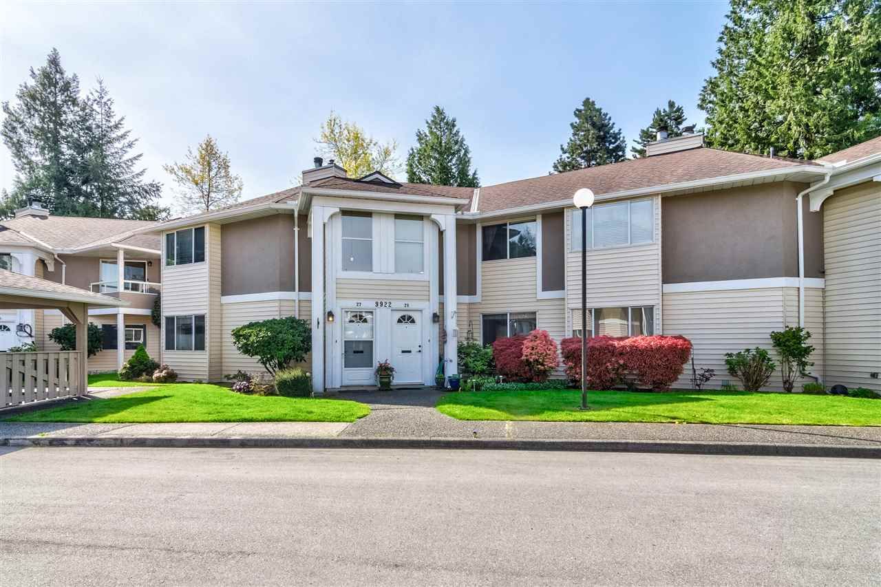 Main Photo: 27 9922 148 Street in Surrey: Guildford Townhouse for sale in "HIGH POINT COURT" (North Surrey)  : MLS®# R2369281