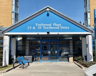 Photo 3: 103 25 Trailwood Drive in Mississauga: Hurontario Condo for sale : MLS®# W8222276
