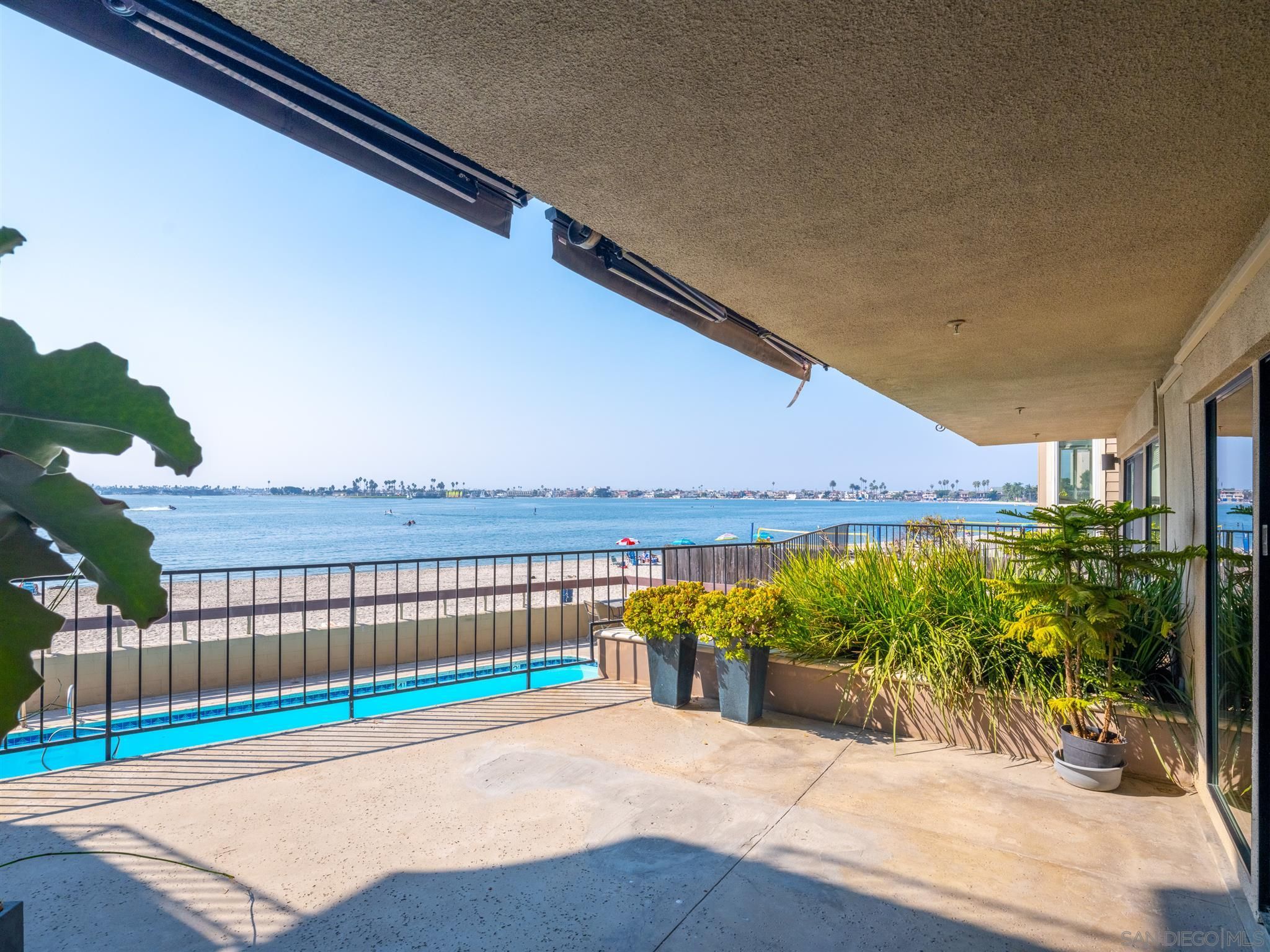 Main Photo: PACIFIC BEACH Condo for sale : 2 bedrooms : 1235 Parker Place #1F in San Diego