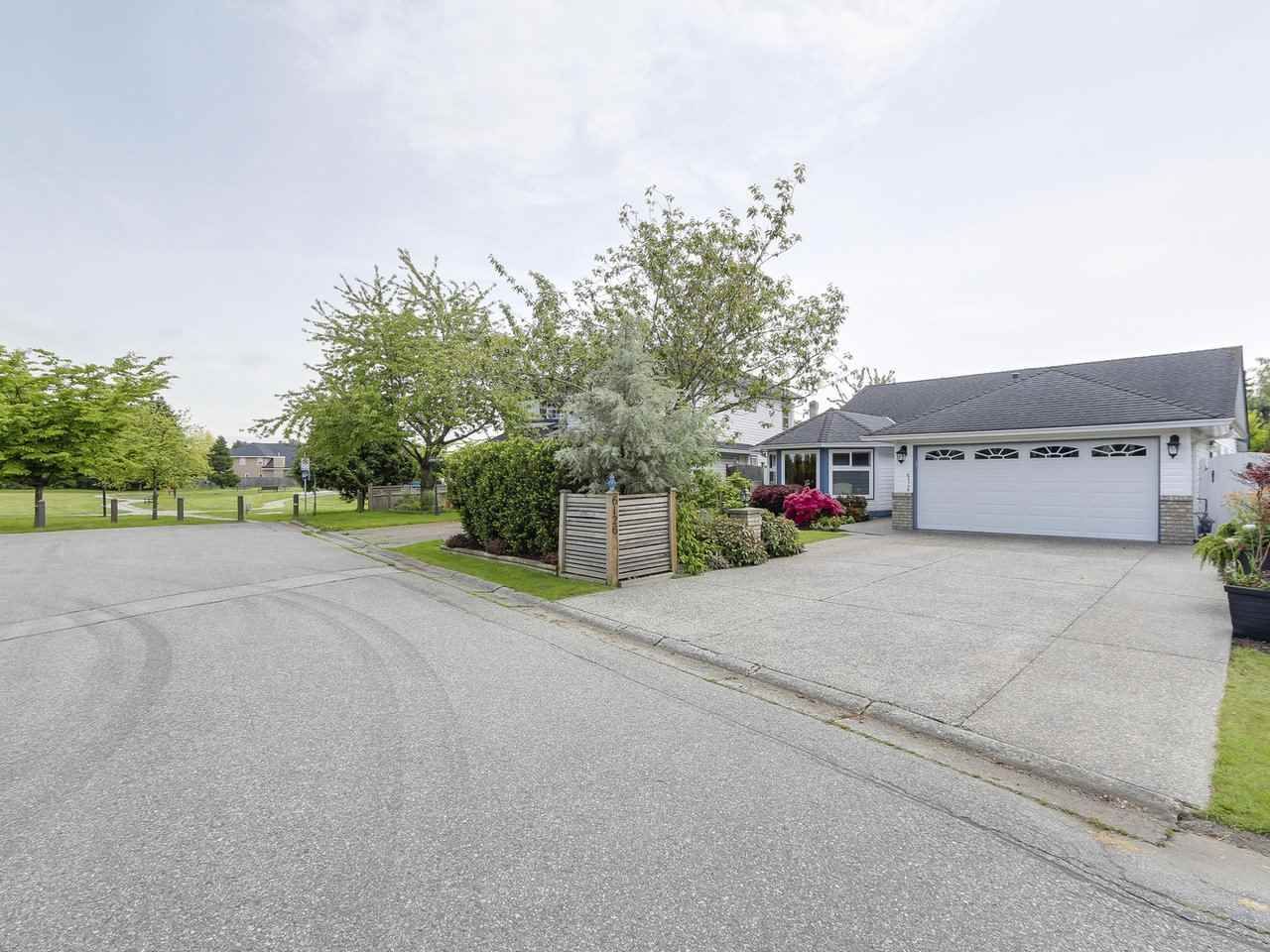 Main Photo: 6126 GALBRAITH CRESCENT in Delta: Holly House for sale (Ladner)  : MLS®# R2168761