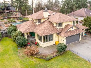 Photo 2: 8531 BANNISTER Drive in Mission: Mission BC House for sale : MLS®# R2789171