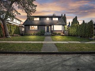 Photo 1: 2416 MCBAIN Avenue in Vancouver: Quilchena House for sale (Vancouver West)  : MLS®# R2760721