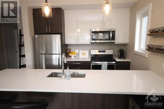 Photo 5: 696 ROOSEVELT AVENUE UNIT#2 in Ottawa: House for rent : MLS®# 1388978