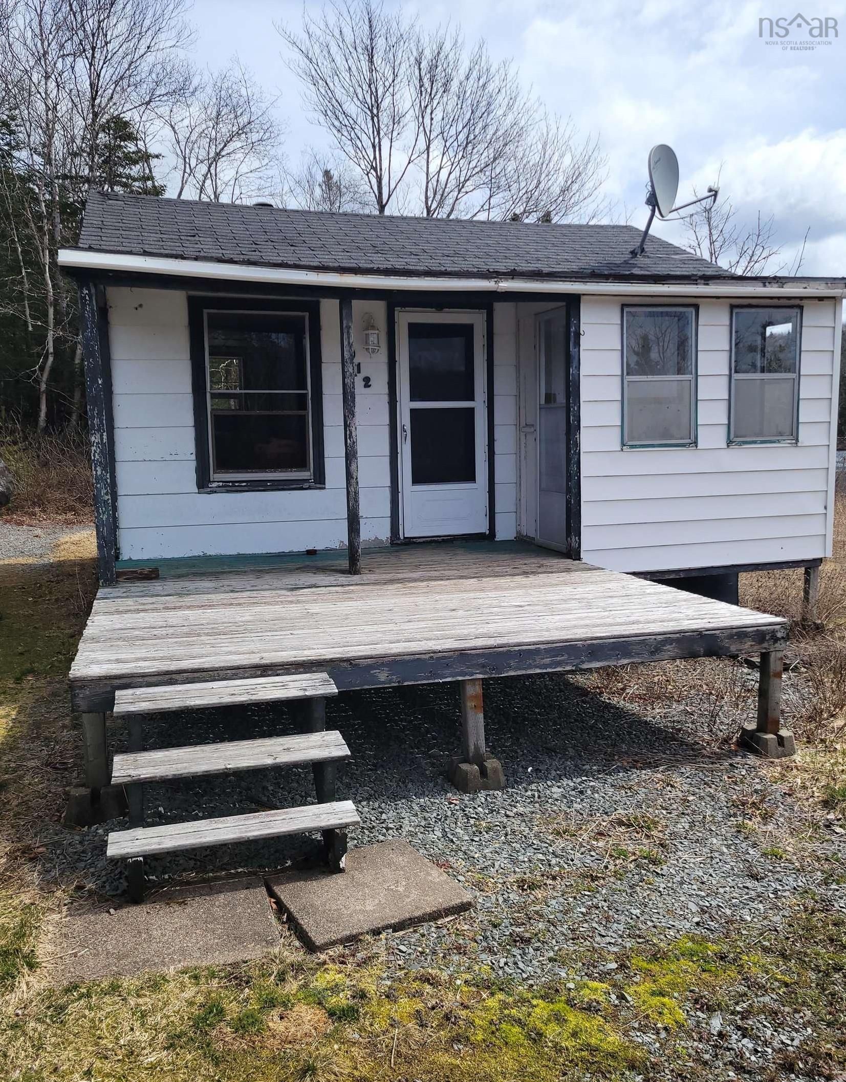Main Photo: 1012 Mooseland Road in Third Lake: 35-Halifax County East Residential for sale (Halifax-Dartmouth)  : MLS®# 202207298
