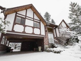 Photo 2: 3143 ROBINSON Road in North Vancouver: Lynn Valley House for sale : MLS®# R2428457