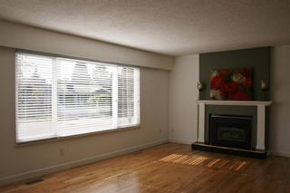 Photo 3: 1806 156 STREET in South Surrey White Rock: Home for sale : MLS®# R2126320