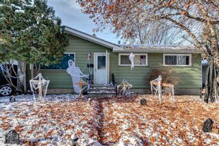 Photo 2: 105 Fielding Drive SE in Calgary: Fairview Detached for sale : MLS®# A2090707