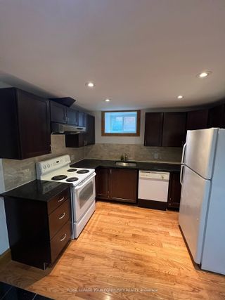 Photo 2: Lower 179 St Clair Avenue E in Toronto: Rosedale-Moore Park House (Apartment) for lease (Toronto C09)  : MLS®# C8221604