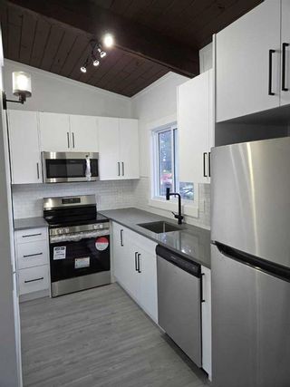 Photo 5: 2329 50 Street NE in Calgary: Rundle Semi Detached (Half Duplex) for sale : MLS®# A2131325