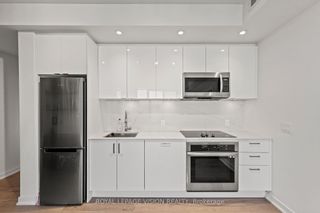 Photo 6: 3712 1928 Lakeshore Boulevard W in Toronto: South Parkdale Condo for sale (Toronto W01)  : MLS®# W8276068