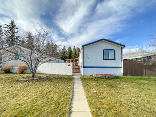 Photo 2: 4439 59 Street: Rocky Mountain House Detached for sale : MLS®# A2091536