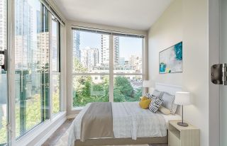 Photo 13: 702 939 HOMER Street in Vancouver: Yaletown Condo for sale in "THE PINNACLE" (Vancouver West)  : MLS®# R2711044