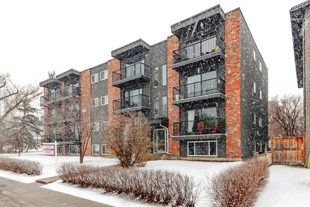 Main Photo: 203 1817 16 Street SW in Calgary: Bankview Apartment for sale : MLS®# A1208616