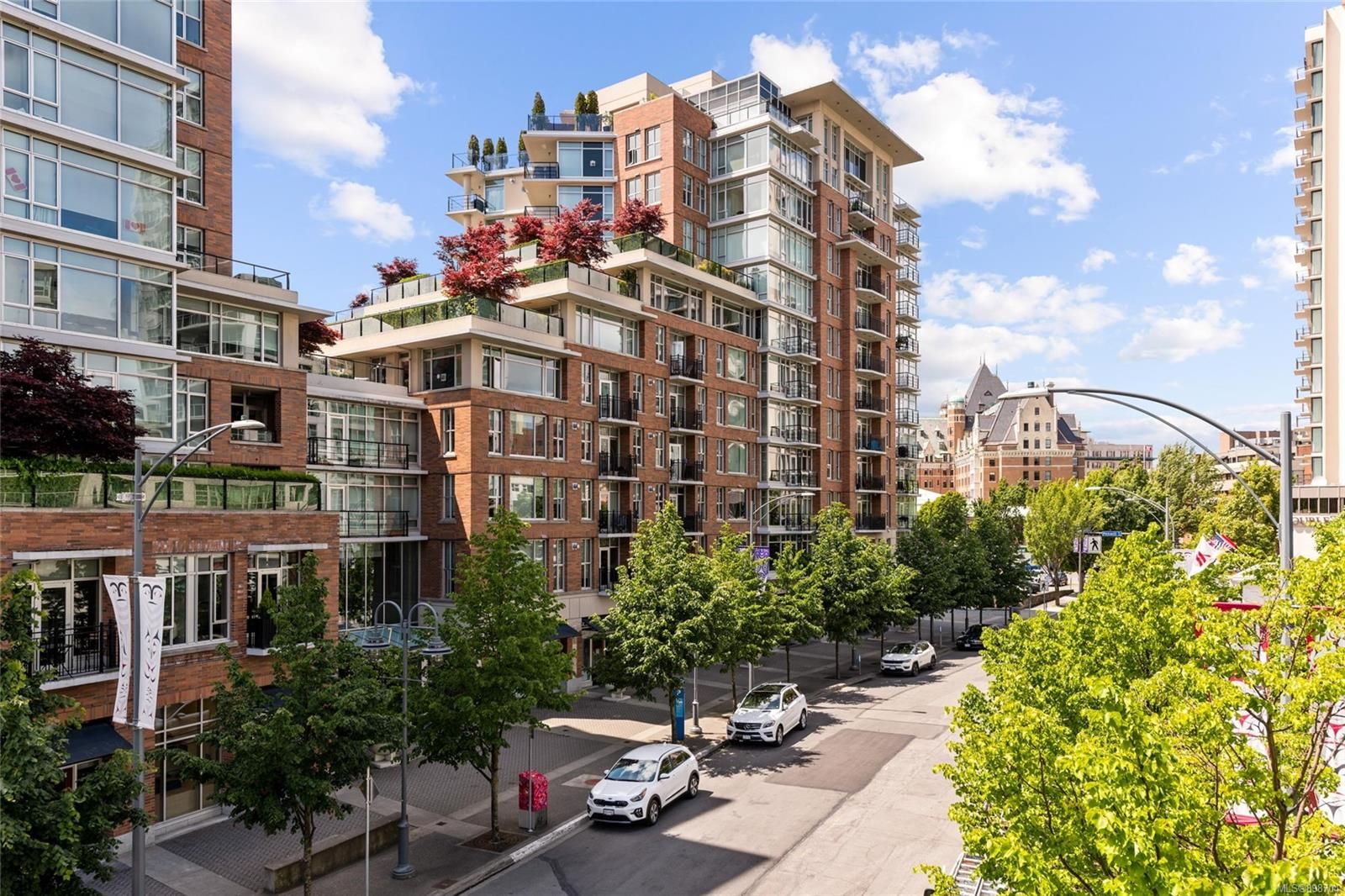 Main Photo: N807 737 Humboldt St in Victoria: Vi Downtown Condo for sale : MLS®# 898704
