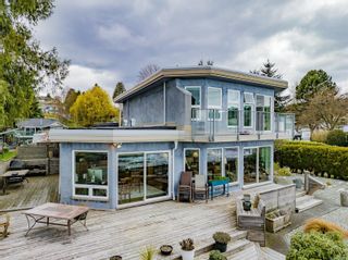 Main Photo: 1300 Seaview Pl in Nanaimo: Na Departure Bay House for sale : MLS®# 952797