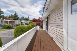Photo 35: 90 2303 CRANLEY Drive in Surrey: King George Corridor Manufactured Home for sale in "SUNNY SIDE ESTATES" (South Surrey White Rock)  : MLS®# R2704634