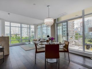 Photo 3: 803 428 BEACH Crescent in Vancouver: Yaletown Condo for sale (Vancouver West)  : MLS®# R2072146