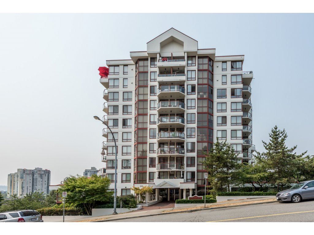 Main Photo: 1204 220 ELEVENTH Street in New Westminster: Uptown NW Condo for sale in "QUEEN'S COVE" : MLS®# R2195000