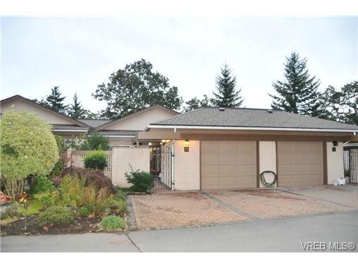 Main Photo: 20 901 Kentwood Lane in VICTORIA: SE Broadmead Row/Townhouse for sale (Saanich East)  : MLS®# 652877