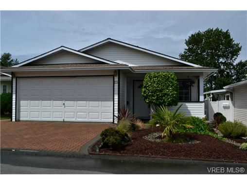 Main Photo: 15 Eagle Lane in VICTORIA: VR Glentana Manufactured Home for sale (View Royal)  : MLS®# 735233