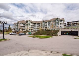Photo 3: 210 16398 64 Avenue in Surrey: Cloverdale BC Condo for sale in "THE RIDGE AT BOSE FARM" (Cloverdale)  : MLS®# R2560032