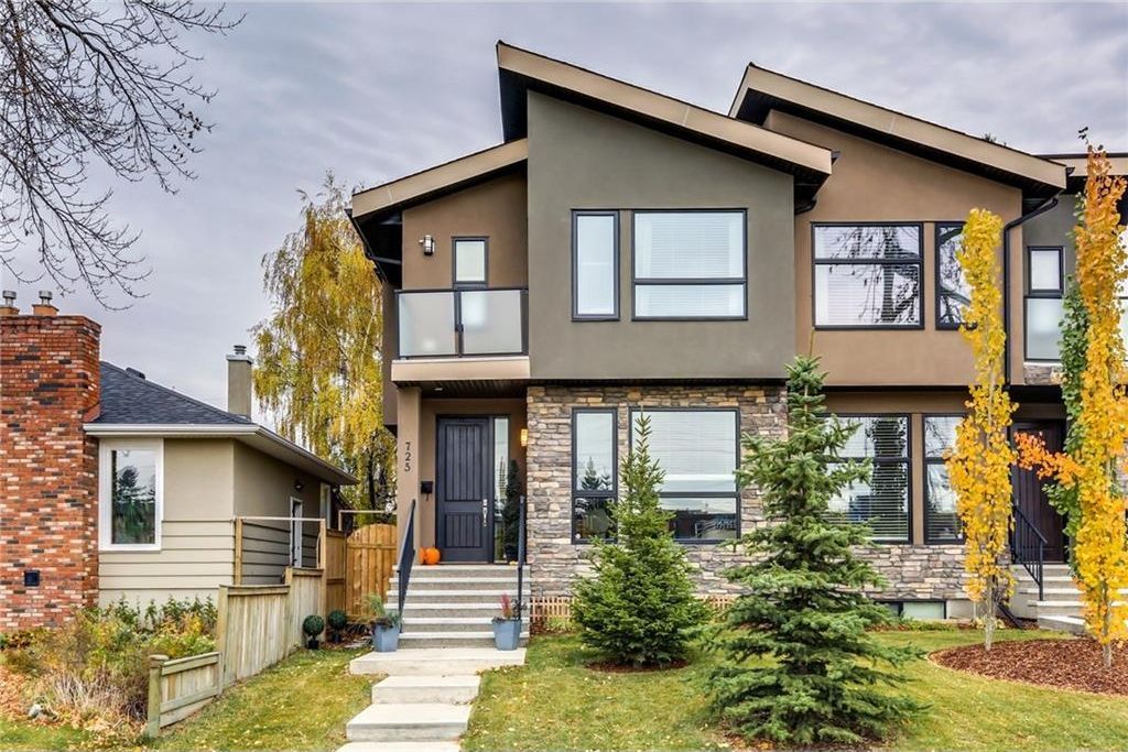 Main Photo: 725 51 Avenue SW in Calgary: Windsor Park House for sale : MLS®# C4143255